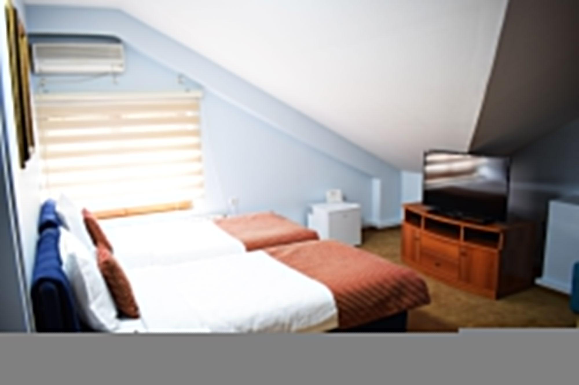 Hotel Aristocrat & Fish Restaurant Скопие Екстериор снимка