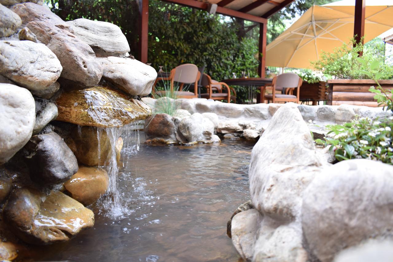 Hotel Aristocrat & Fish Restaurant Скопие Екстериор снимка