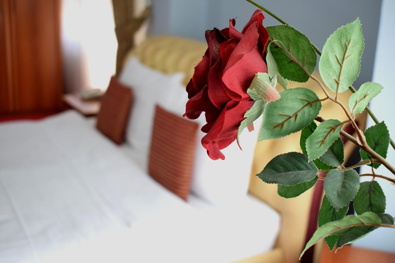 Hotel Aristocrat & Fish Restaurant Скопие Екстериор снимка