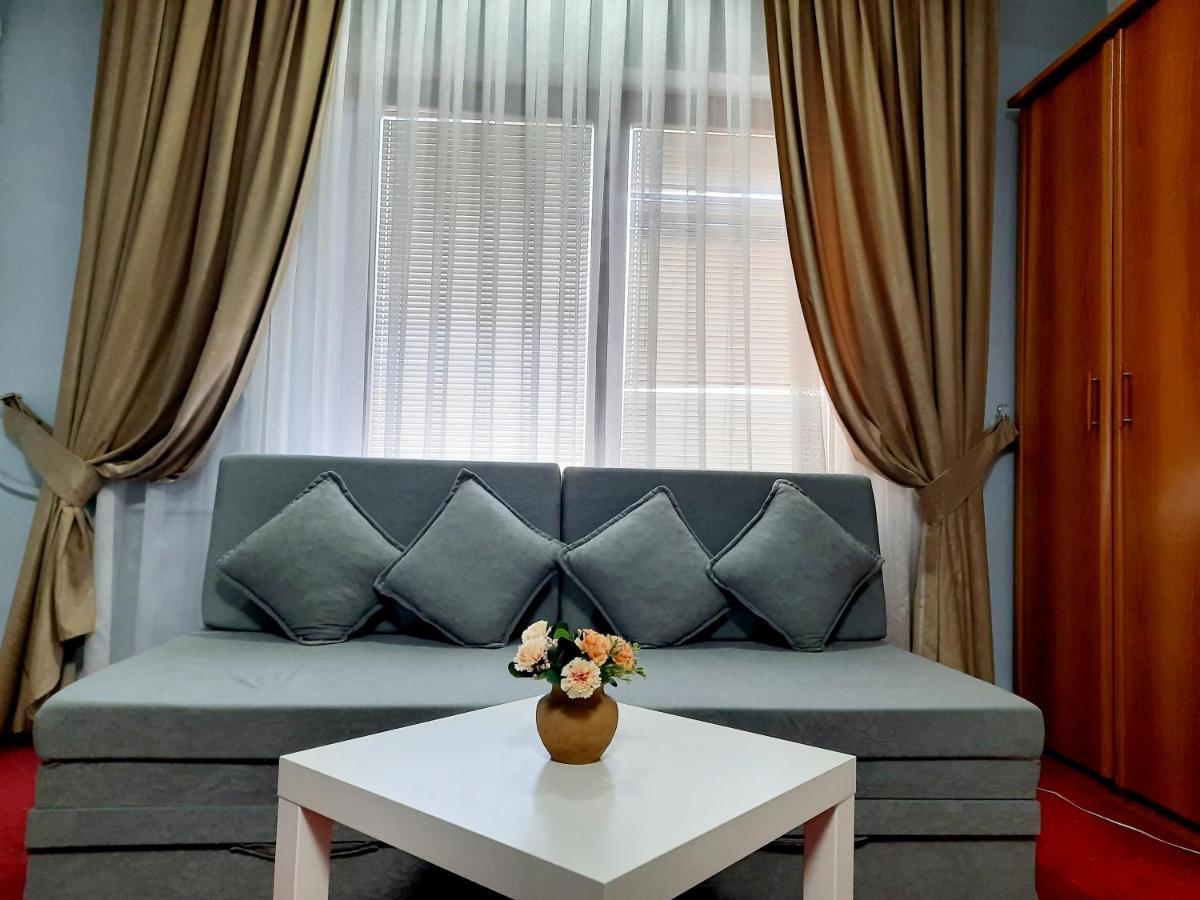 Hotel Aristocrat & Fish Restaurant Скопие Екстериор снимка