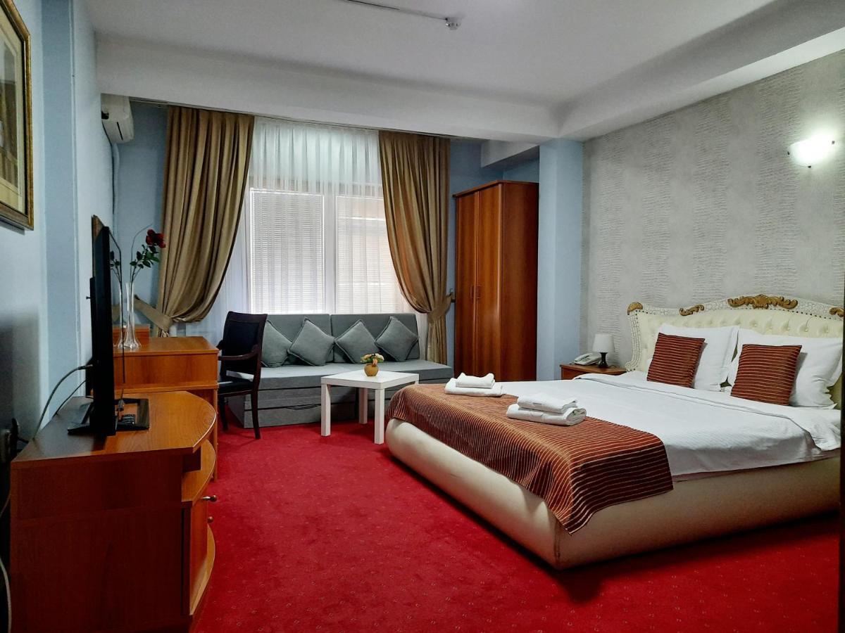 Hotel Aristocrat & Fish Restaurant Скопие Екстериор снимка