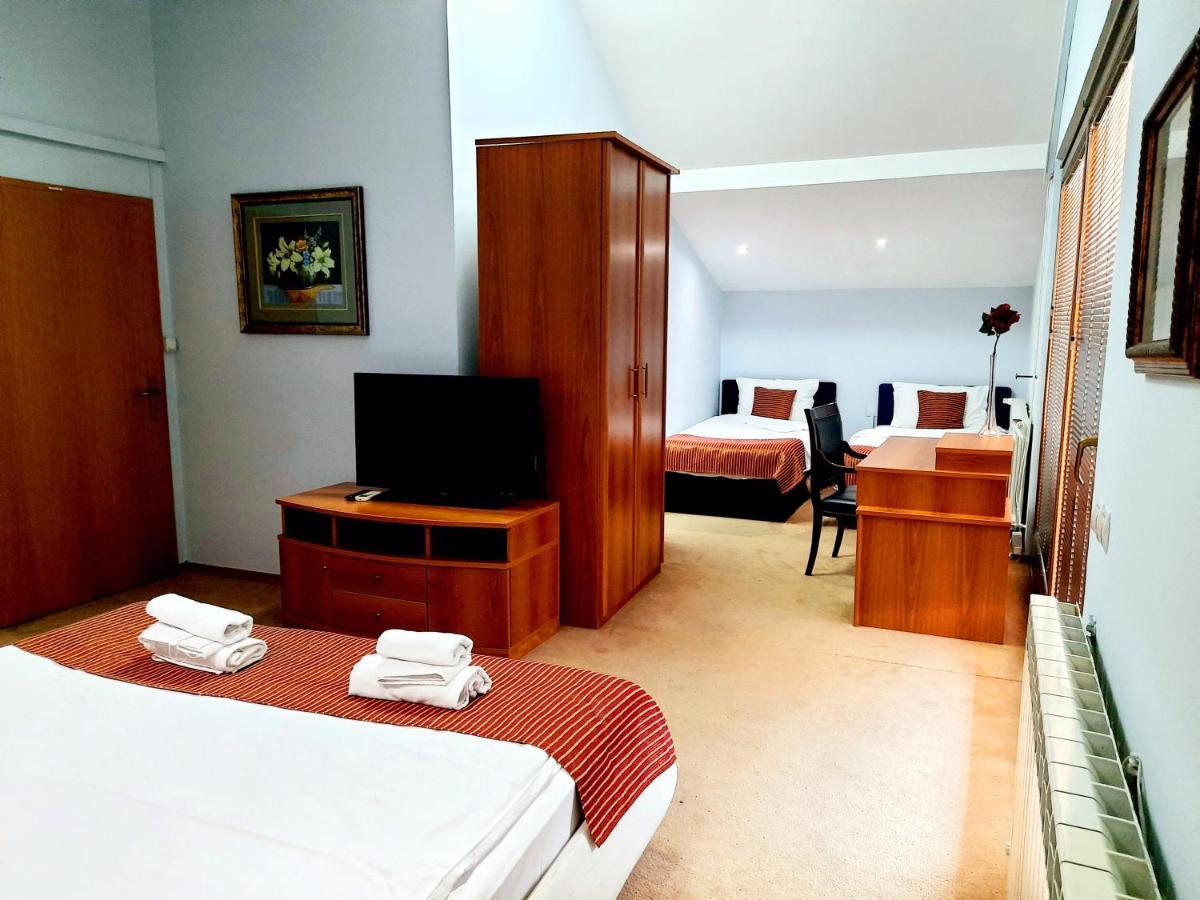 Hotel Aristocrat & Fish Restaurant Скопие Екстериор снимка
